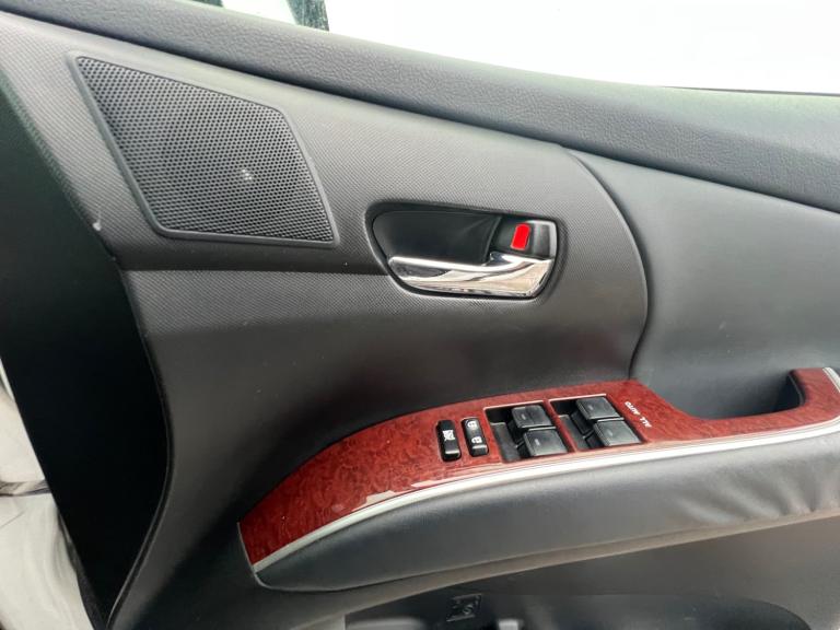 2024 Toyota Estima 2.4 Automatic 7 Seater. 83000 Miles. PETROL. Apple Car Play NAV. CAM. PX OK MP...