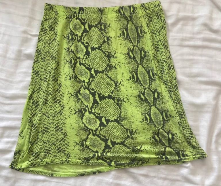 Assorted items of clothing 