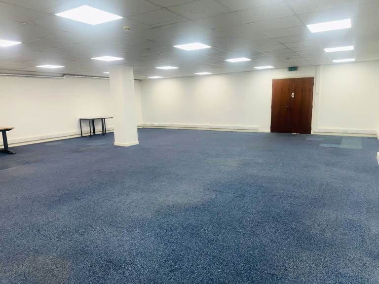 Large office to rent in Dudley DY2