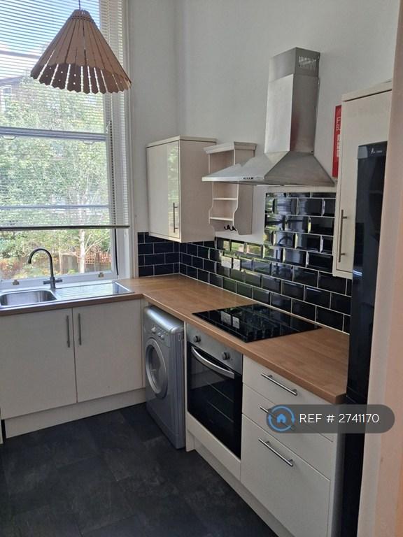 1 bedroom flat in Cambridge Gardens, London, NW6 (1 bed) (#2741170)