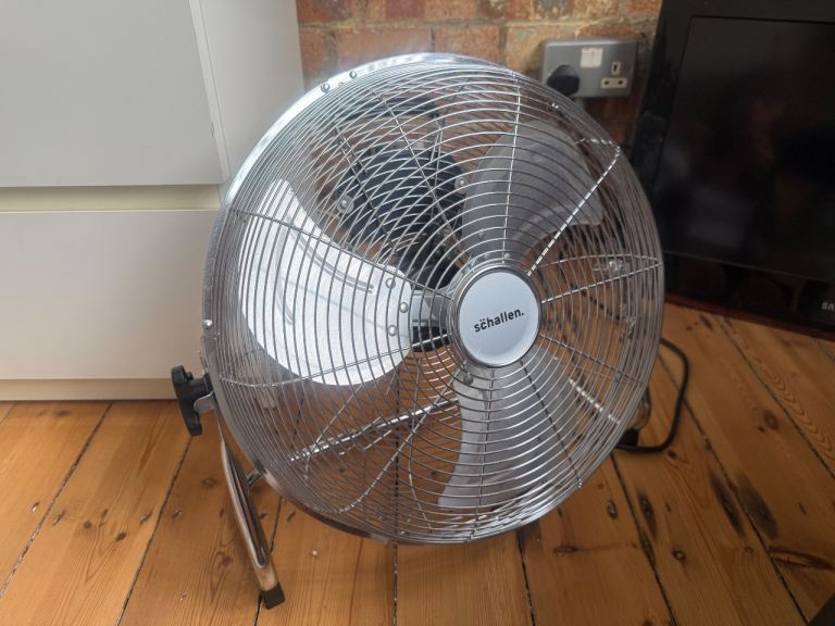Schallen Chrome Silver Metal fan