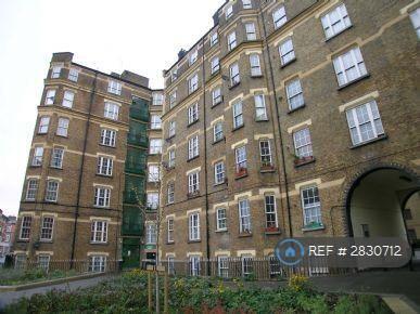 3 bedroom flat in Tooley Street, London, SE1 (3 bed) (#2830712)