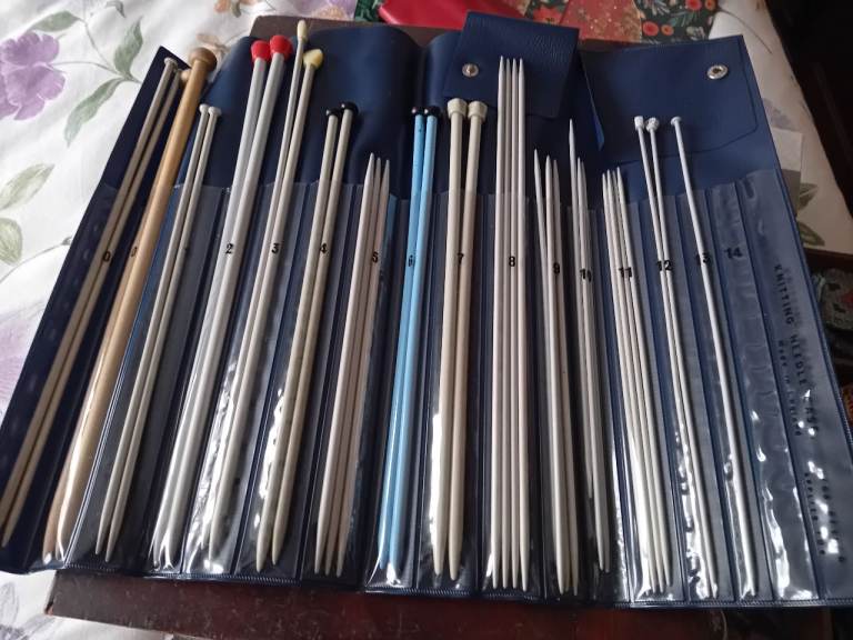  knitting needles