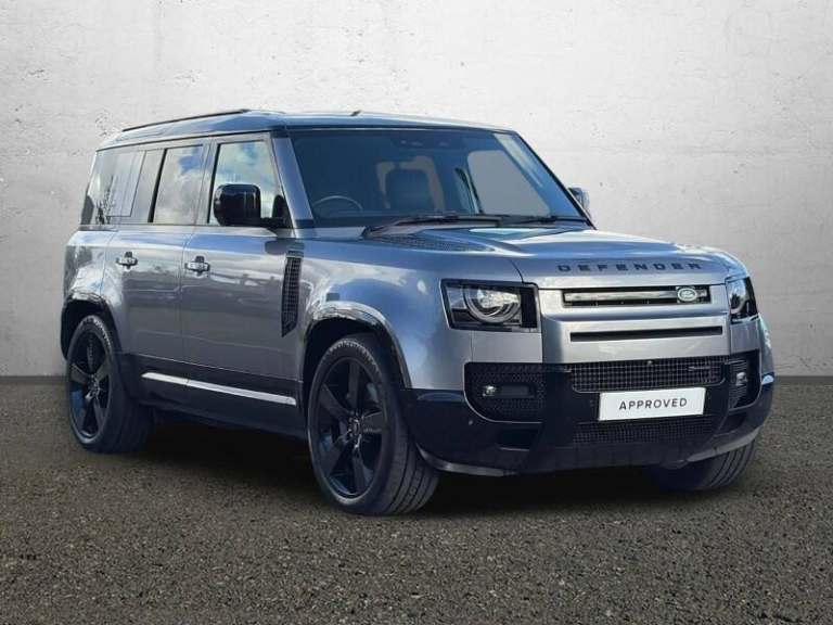 LAND ROVER DEFENDER 3.0 D300 X-Dynamic HSE 110 5dr Auto [6 Seat]