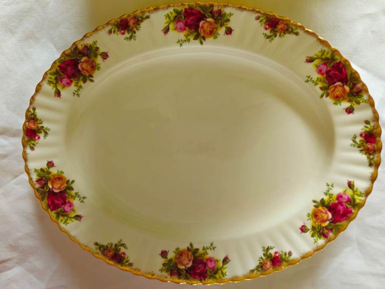 Large serving platter - Old Country Roses