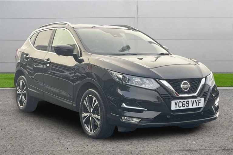 2019 Nissan Qashqai 1.3 DIG-T N-CONNECTA 5DR [GLASS ROOF PACK] Hatchback Petrol Manual