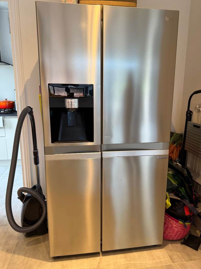 LG Silver Fridge Freezer – Ice/Water Dispenser Faulty