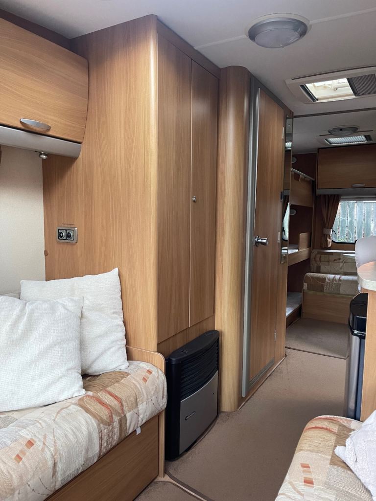 Swift charisma 565 6 berth caravan