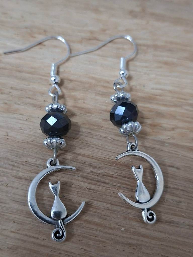 Earings black crystal bead pretty silver charm cat and moon earings