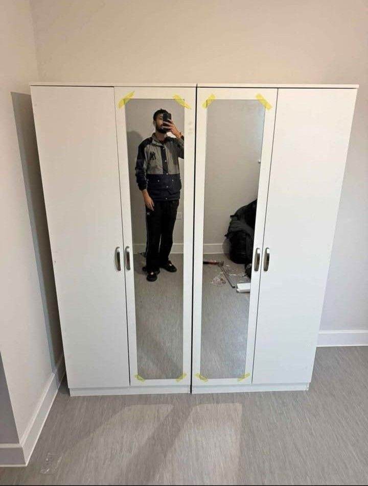 White Wardrobe with Mirrored Doors – for sale COD 