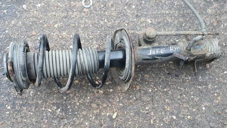 Nissan Juke Left And Right Side Shock Absorber 2011