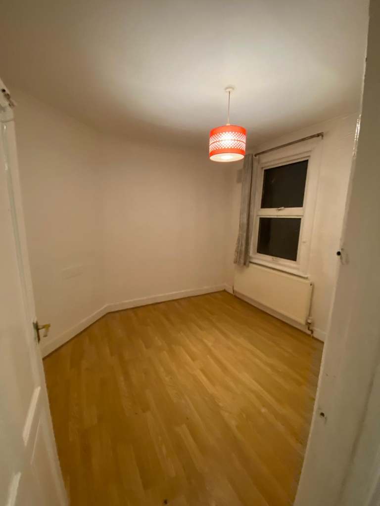 3 bedroom flat in South Harrow, HA2