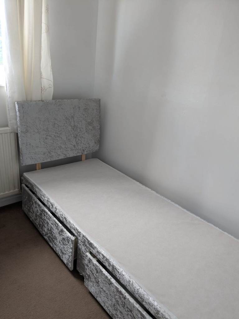 Single Divan Bed with Headboard and Storage Drawers – Good Condition