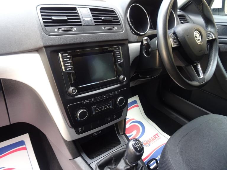 2015 Skoda Yeti 1.2 TSI 110 SE 5dr **ULTRA LOW MILEAGE*ONLY 9000 MILES FROM NEW** HATCHBACK Petro...