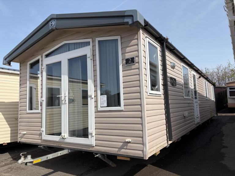 SWIFT BORDEAUX 40X12 • 3 BED • DG • CH • MINT CONDITION • £28,450 OFFSITE SALE