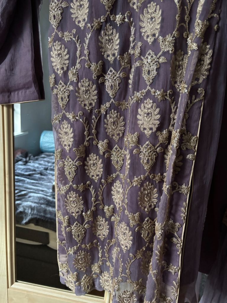 Purple Embroidered Traditional Wear Suit – As Good As New