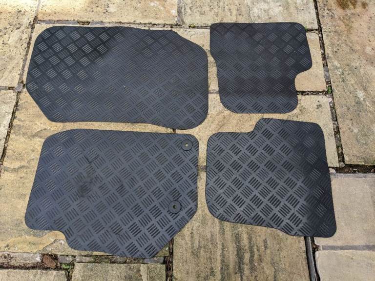 Peugeot 2008 rubber car mats to fit 2021 model