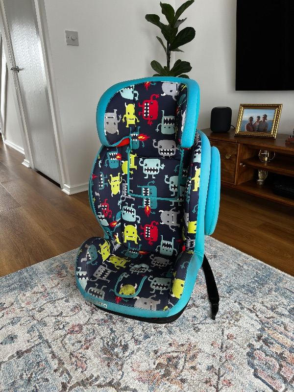Kids Car Seat with Robot Pattern – Good Condition