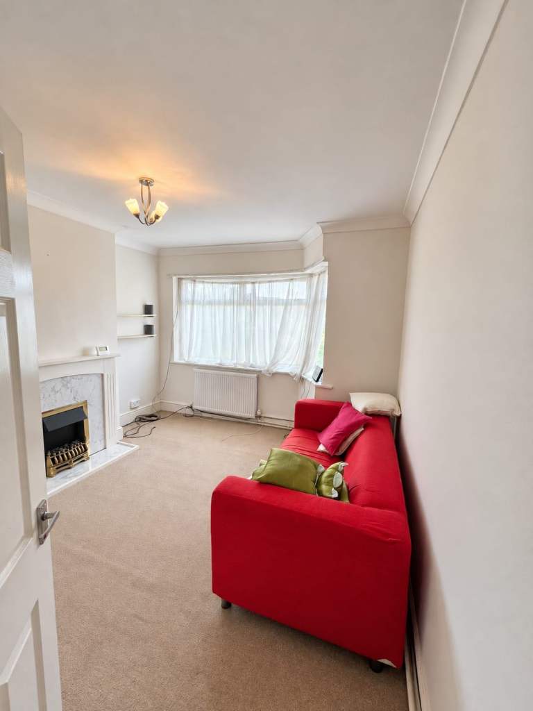 2 bedroom Maisonette to let £1350 in Dartford 