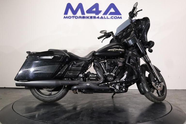 HARLEY DAVIDSON CVO STREET GLIDE 2017