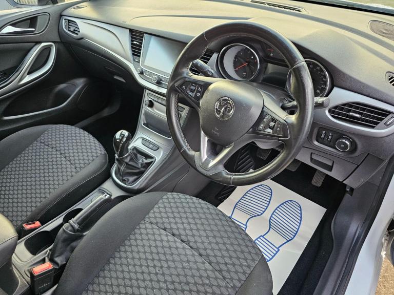 2017 Vauxhall Astra 1.6 CDTi ecoTEC BlueInjection Tech Line Nav Sports Tourer Euro 6 5dr ESTATE D...