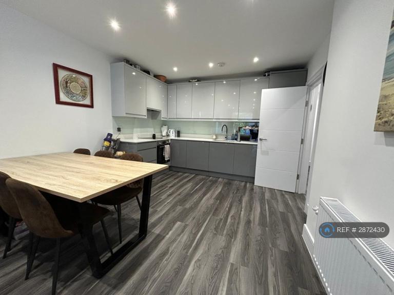 3 bedroom flat in Finchley Lane, London, NW4 (3 bed) (#2872430)