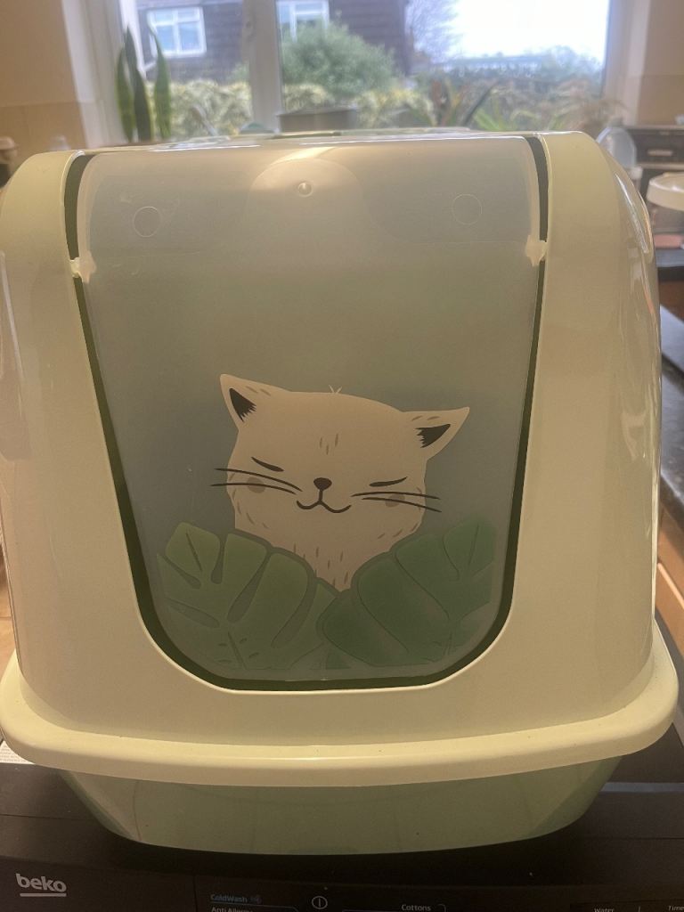 Cat litter box 