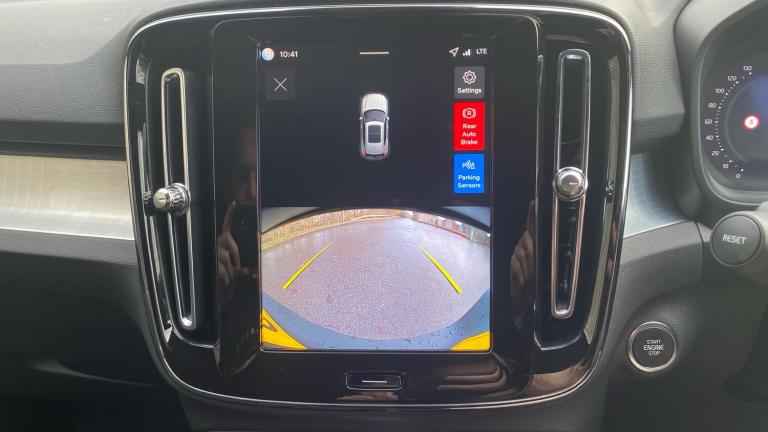 2025 Volvo XC40 2.0 B3P Plus Dark 5dr Auto Petrol Estate Estate Petrol Automatic