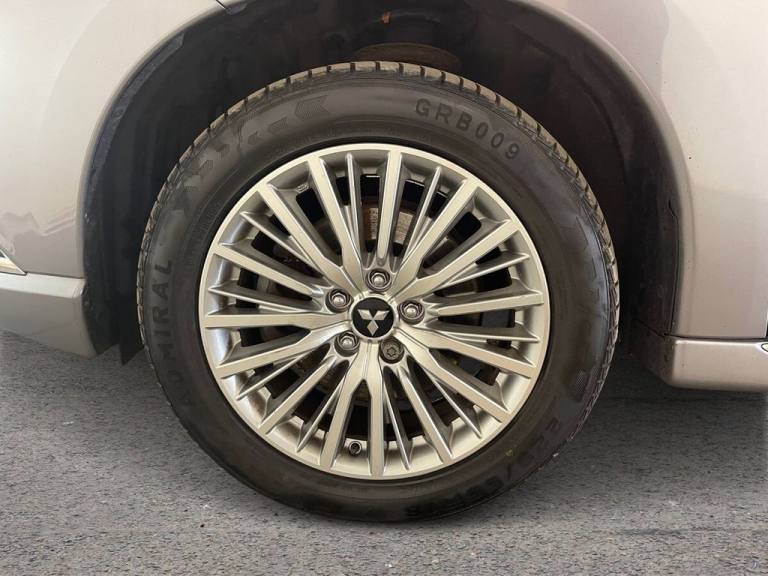 2018 Mitsubishi Outlander 2.4h TwinMotor 13.8kWh 5hs SUV 5dr Petrol Plug-in Hybrid CVT 4WD Euro 6...