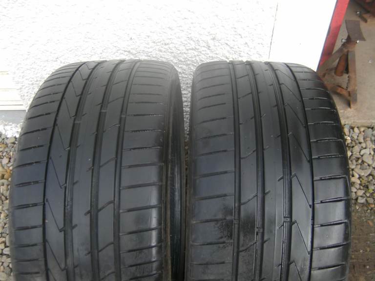 PAIR HANKOOK VENTUS S1 EVO 2 AO 245/35R19 93Y PART WORN TYRES NO REPAIRS GREAT TREAD