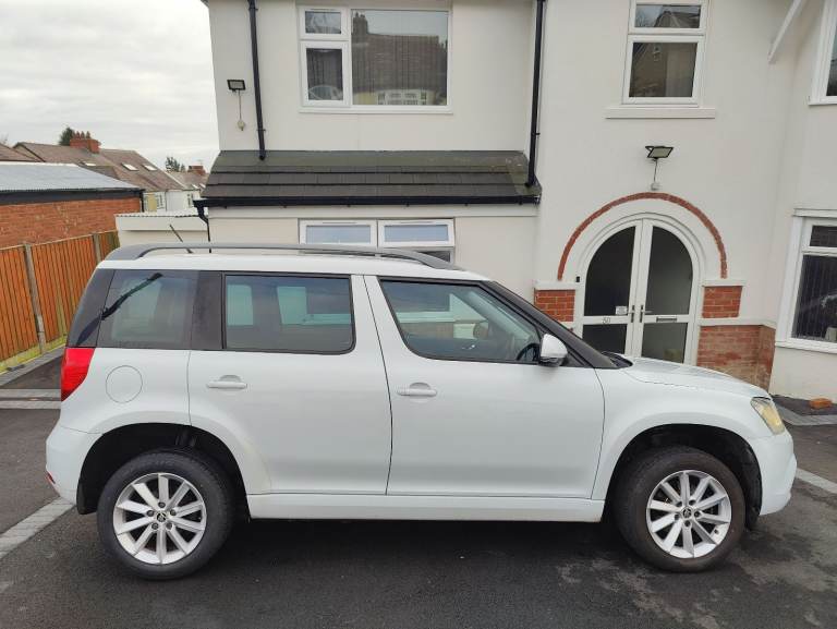 2015 SKODA YETI 1.6 TDI SE - HPI CLEAR - £35 TAX - 1 PREV OWNER