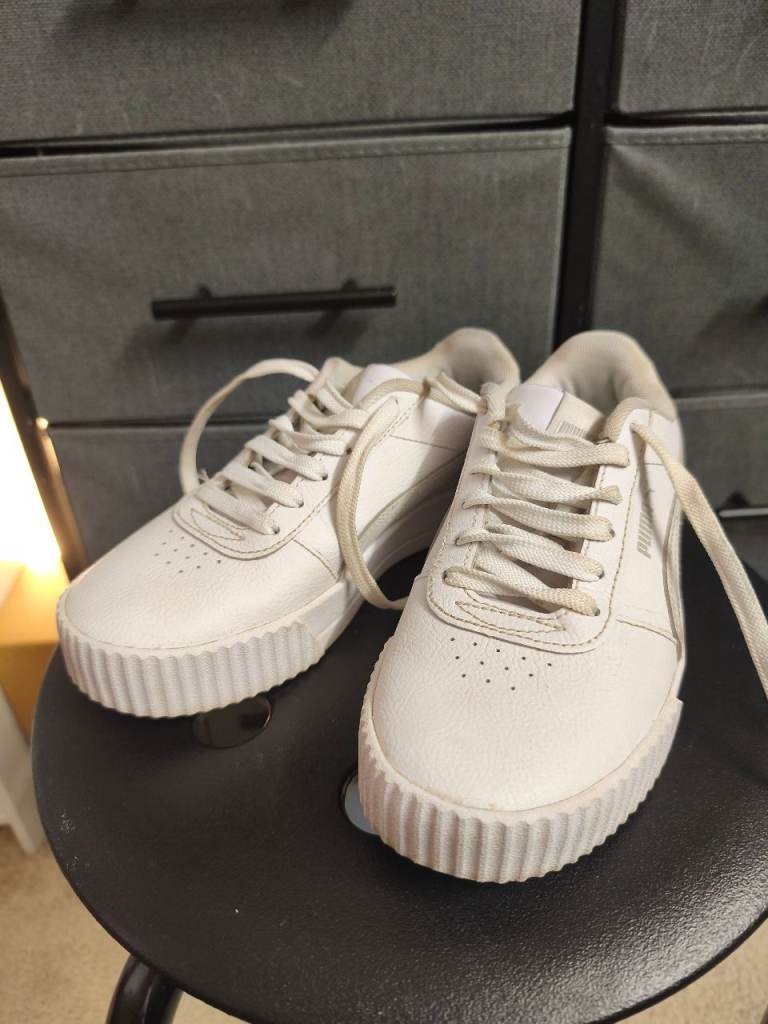 PUMA white sneakers UK3