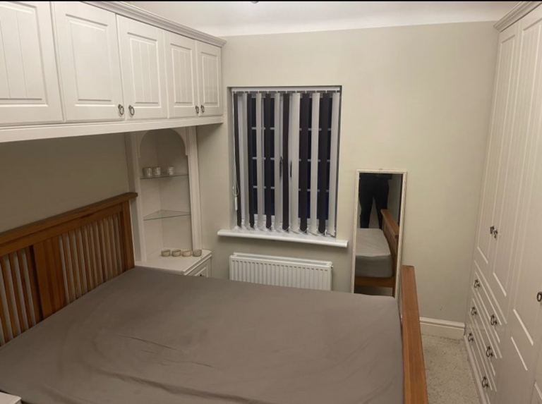 Double Room to Rent – Langley (10 min walk to Train Station)