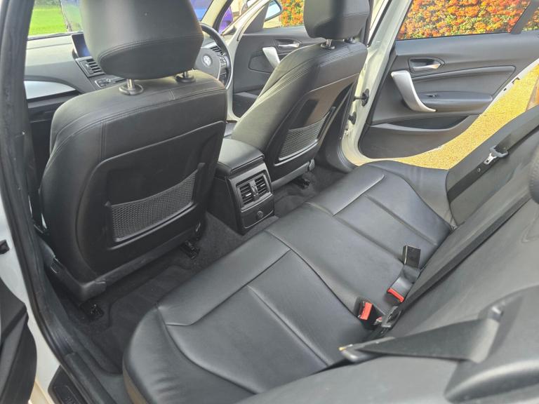 BMW 1 SERIES 118i M SPORT - AUTOMATIC - 5 DOOR - 2012 - WHITE **LOW MILES**