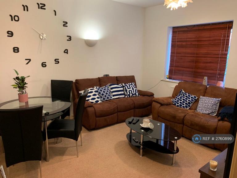 2 bedroom flat in Deeside Road, London, SW17 (2 bed) (#2760899)