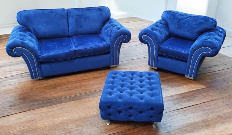 Stunning Royal Blue Plush Velvet Chesterfield Style Sofa, Armchair & Footstool