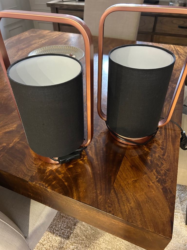 Set 2 table lamps 