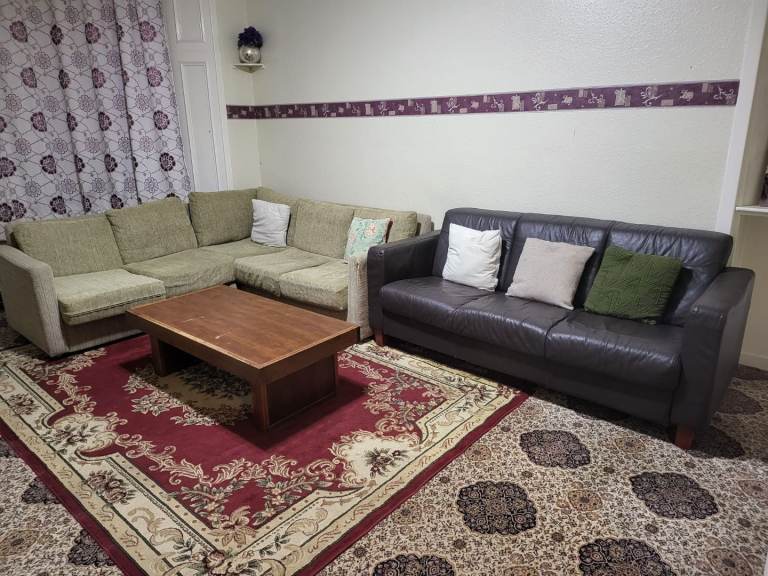 2/3 bedroom flat , ground floor rent 