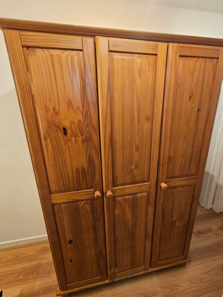 Wardrobe - 3 door