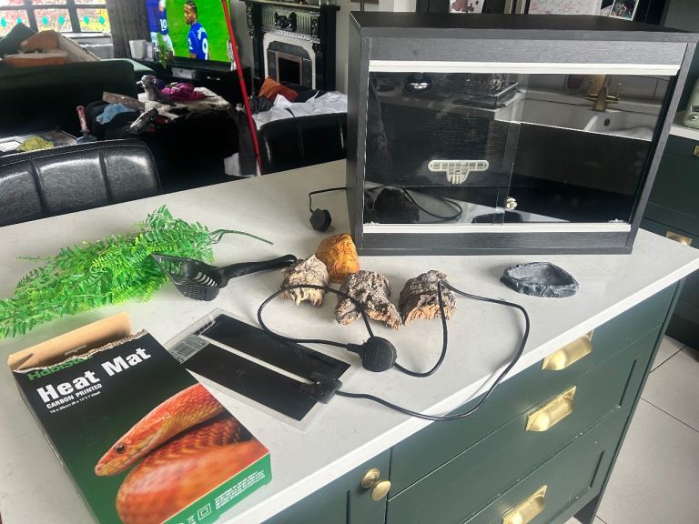 2ft Vivexotic vivarium for sale.