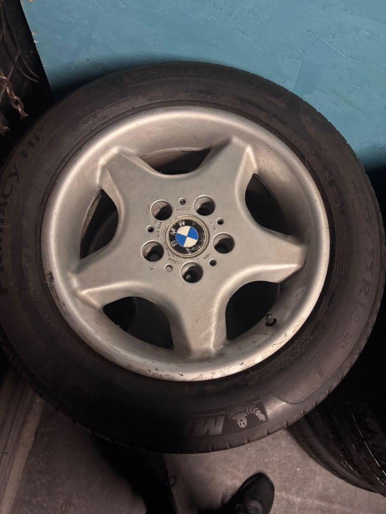 BMW E34 16in alloys