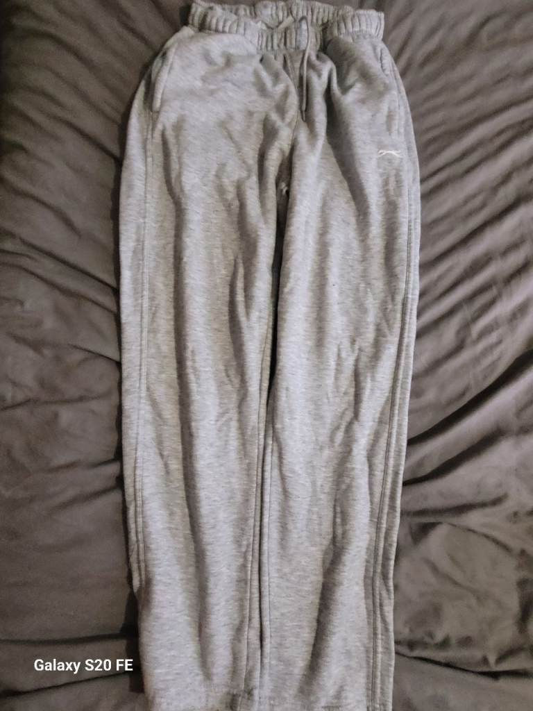 Slazenger Gray Fleece Joggers Sweatpants L UK Tiny Hole | Open to Offers!
