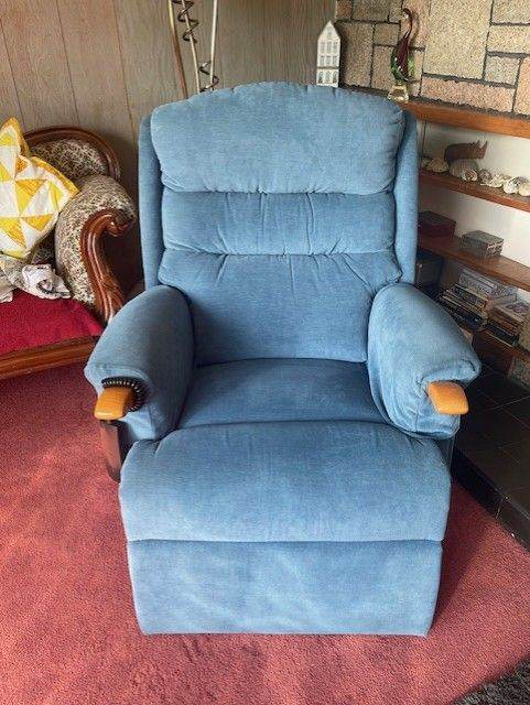 HSL riser recliner armchair 