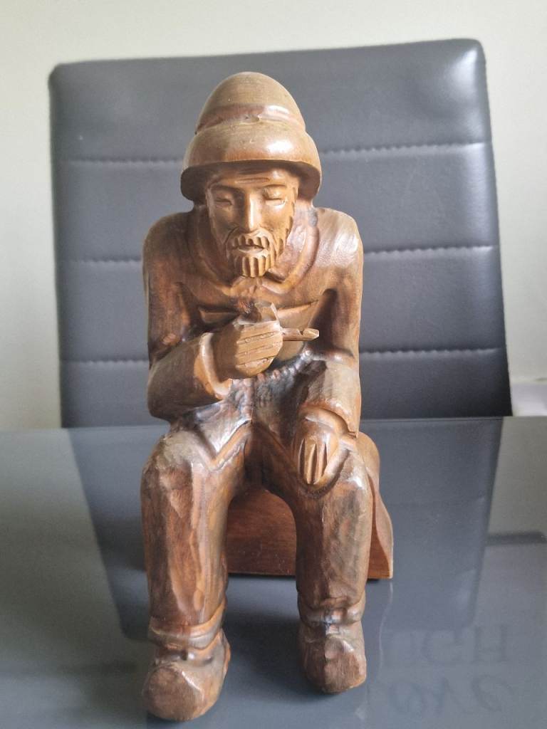 Vintage Hand-Carved Wooden Mountain Man, Smoking Pipe Folk Art Figurine – Good Condition