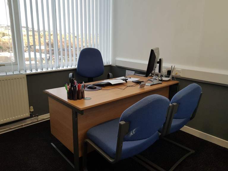 77 sq ft office in BD8, next to city centre. Includes ALL utility bills.