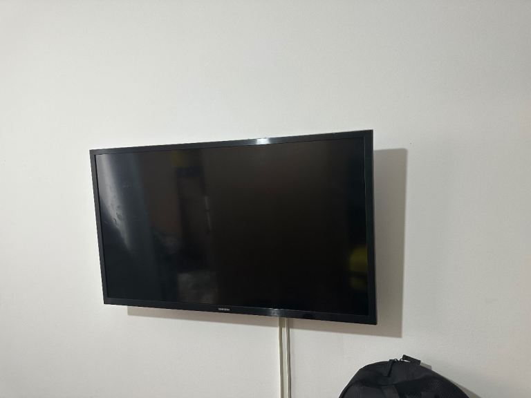 32 inch Samsung smart tv 