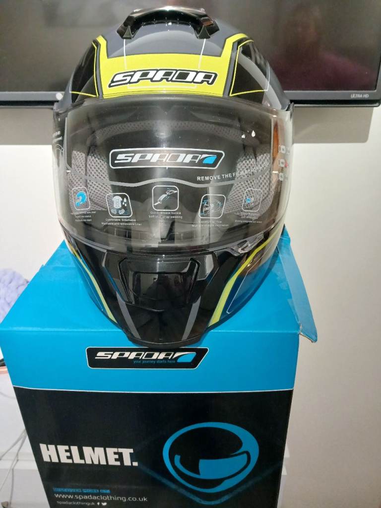 Motorbike helmet with sun visor 