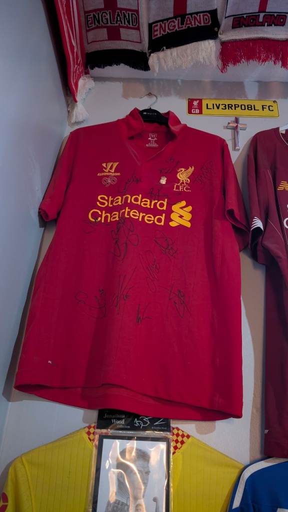 Fully signed Liverpool shirt 