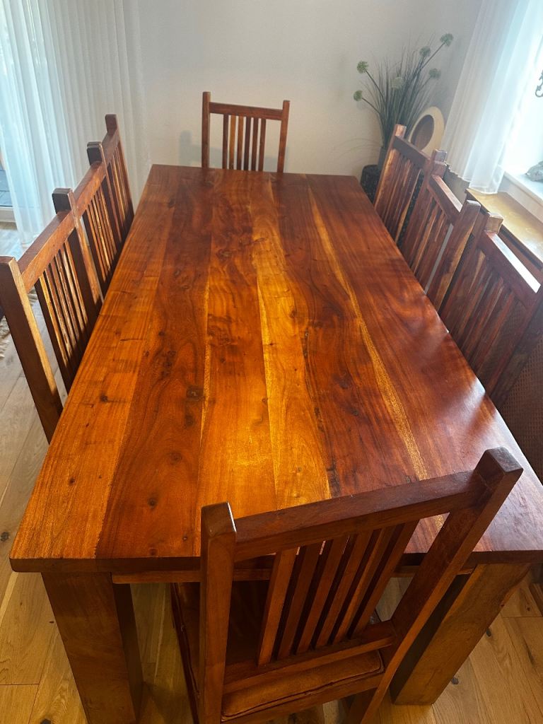Free dining table & 8 chairs 