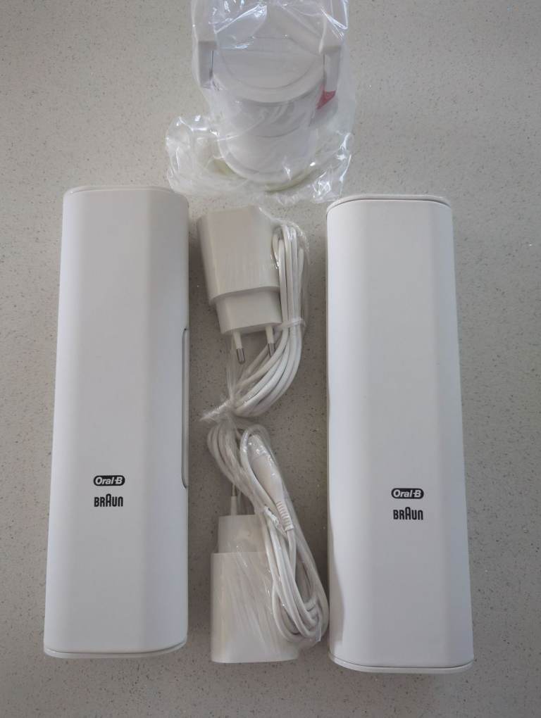 2 x Braun Oral B toothbrush travel cases